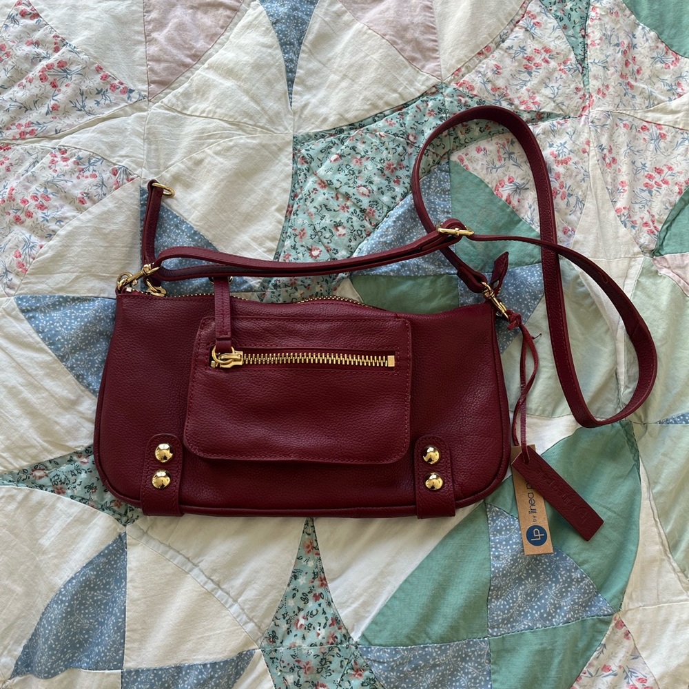 Elegant Burgundy Leather Shoulder Bag